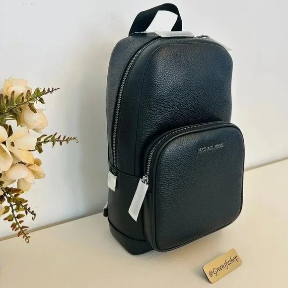 Michael Kors MK Cooper Logo Sling Pack Black - Picture 4 of 9